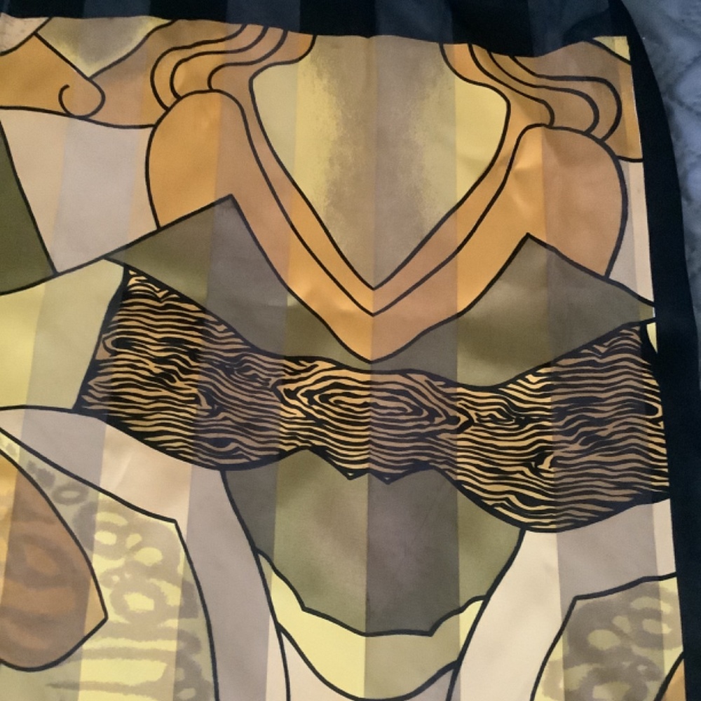 Picasso Art Scarf. 40" Square - Picture 6 of 7